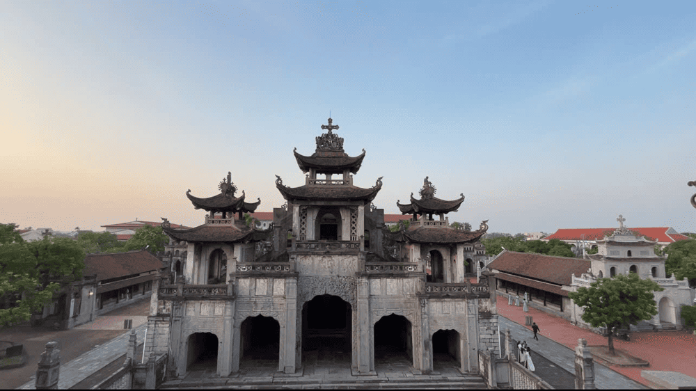 Historic site with vibrant festivals and traditional performances in Phat Diem Cathedral (Source: Fanpage Gi&aacute;o xứ Ch&iacute;nh T&ograve;a Ph&aacute;t Diệm)